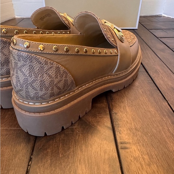Michael Kors Parker Lug Loafer Studded Tan Gold Chunky Y2K - Picture 15 of 16
